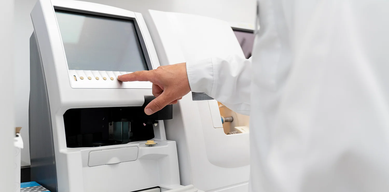 Радиологический анализ воды — проба в защитном контейнере